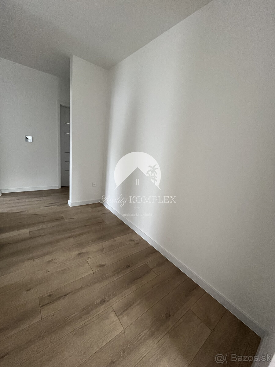 Reality KOMPLEX s.r.o., Vám ponúka na predaj moderný 4-izbov - 13