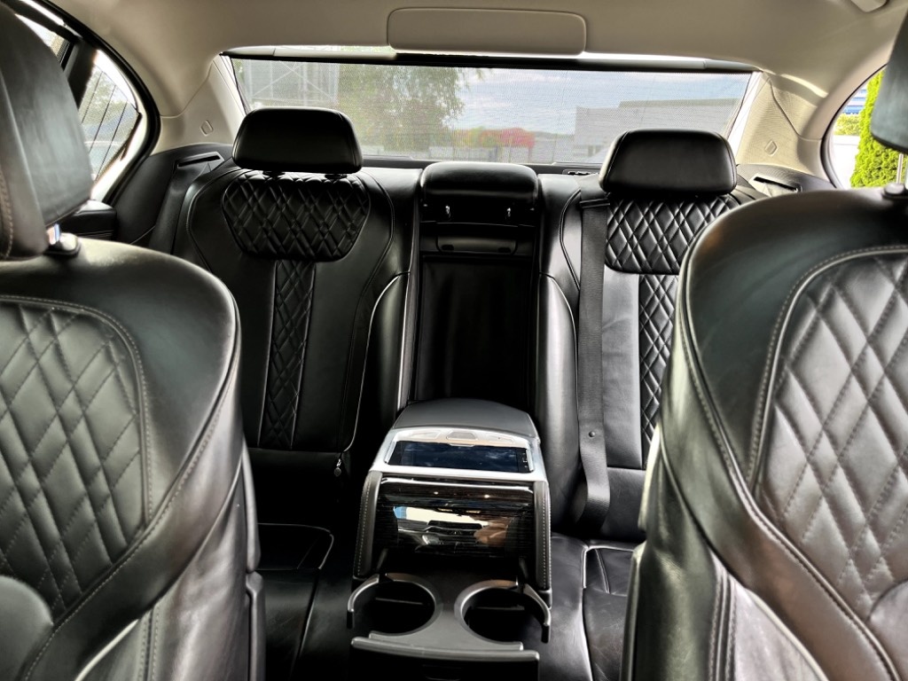 BMW 730 Xdrive - 13