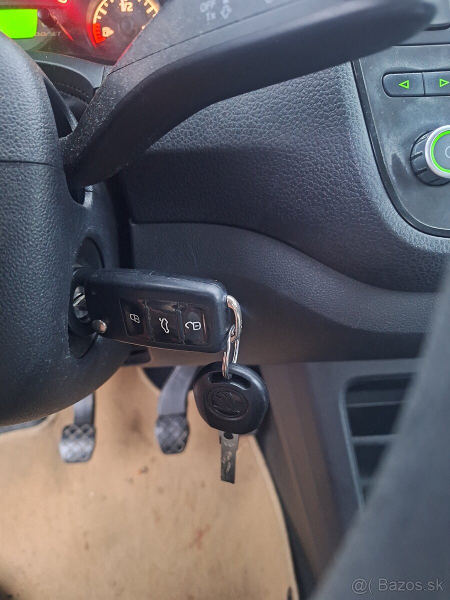 ŠKODA CITIGO BENZÍN ROK 2012 KLÍMA - 13