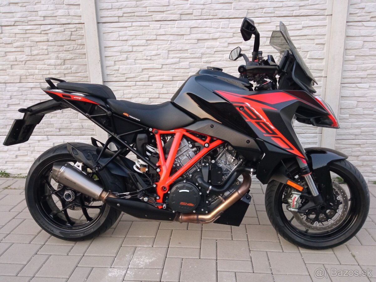 KTM 1290 SUPER DUKE GT - 13
