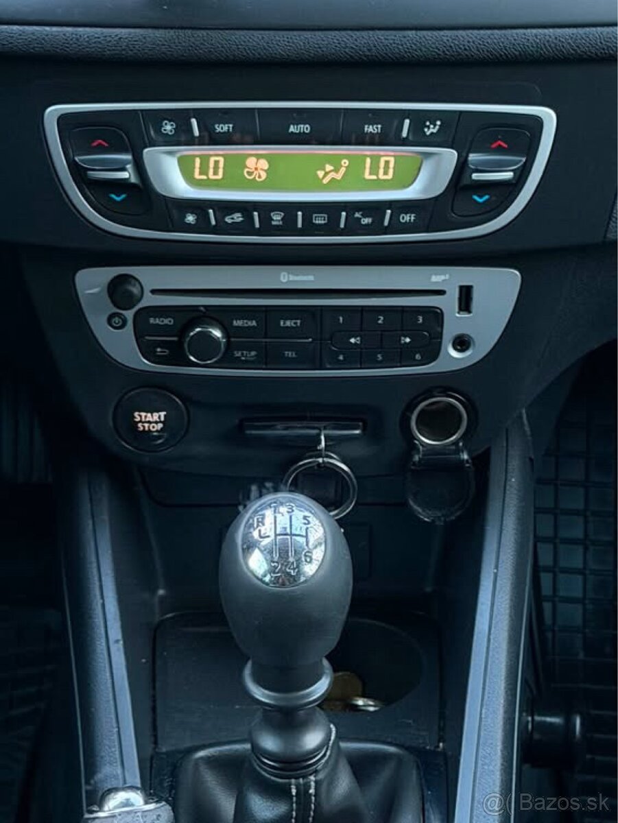 Renault Megane 1.5 - 13