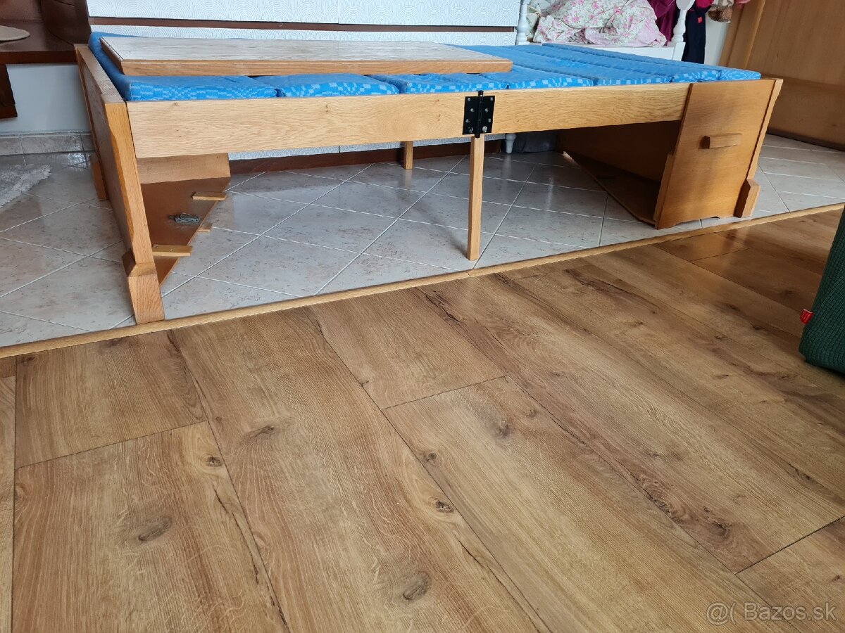 Starožitny nábytok unikát , drevená truhlica a v nej posteľ - 13