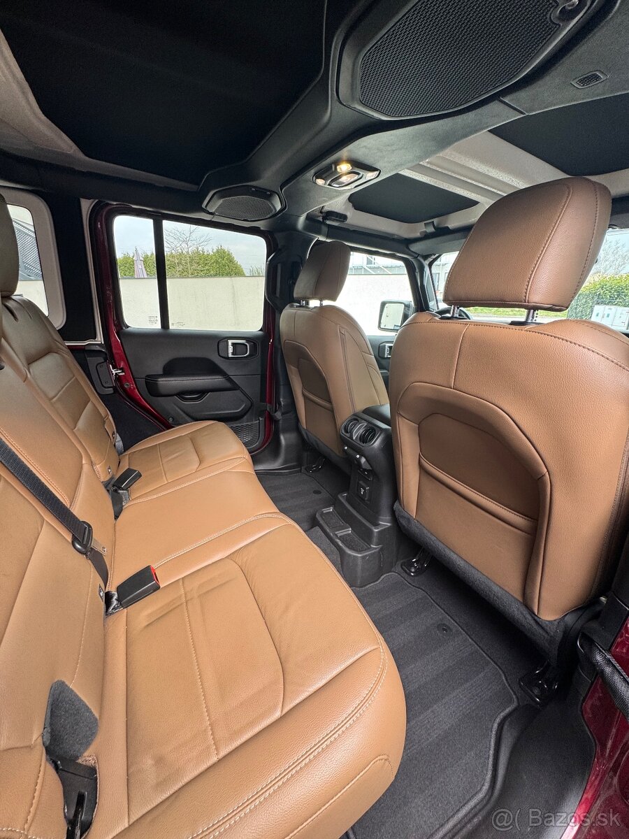 Jeep Wrangler SAHARA TOP STAV - 13
