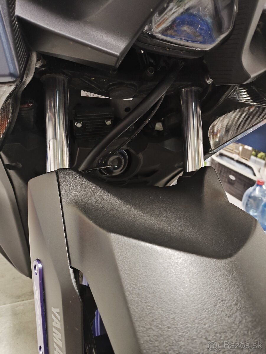 Yamaha Xmax 300 - 13