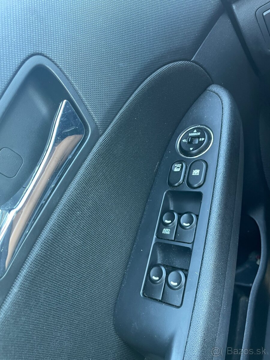 Rozpredám Huyndai i30 80kW r. 2009 - 13