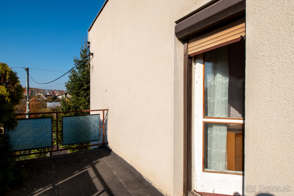 Starší trojpodlažný dom blízko centra - 13