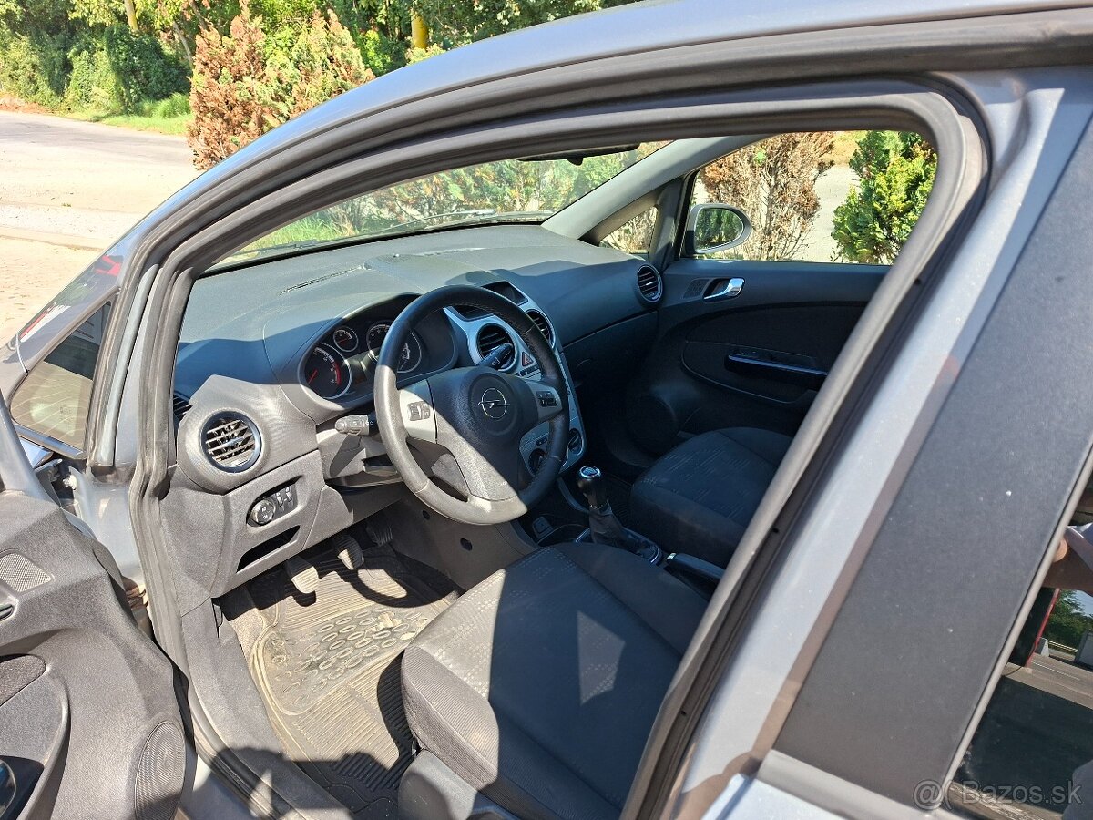 Opel Corsa 1.4 74kw benzín znížená cena - 13
