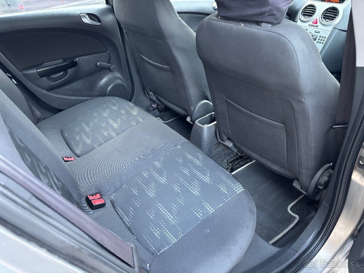 Opel Corsa 1.0i, 48 kW, manual - 13