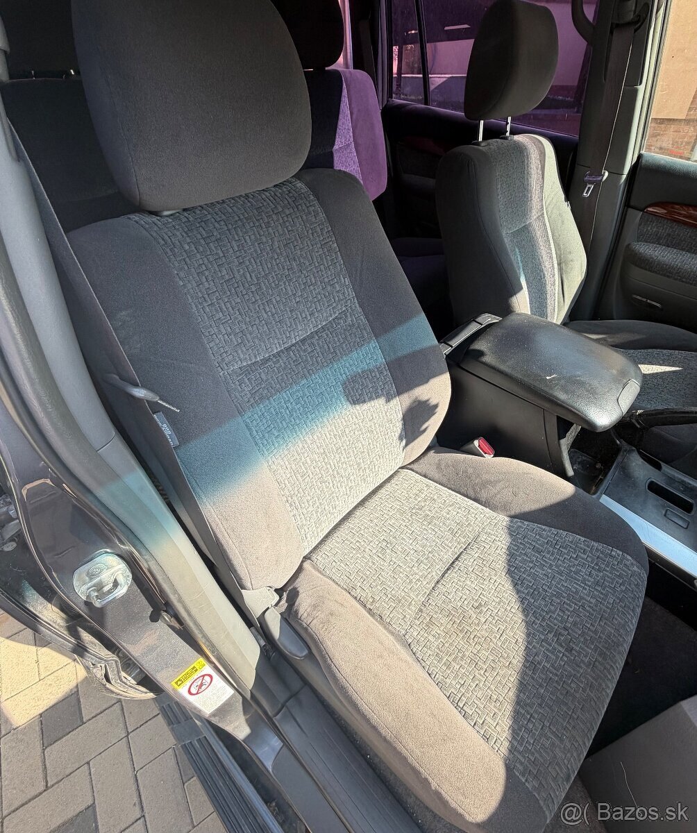 Toyota Land Cruiser J12 120 - 13