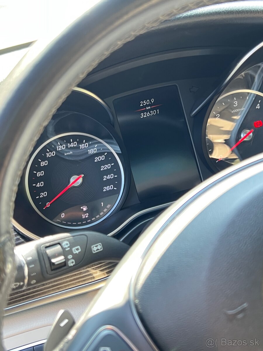 Mercedes V | 2020 rok | 7 miestne - 13