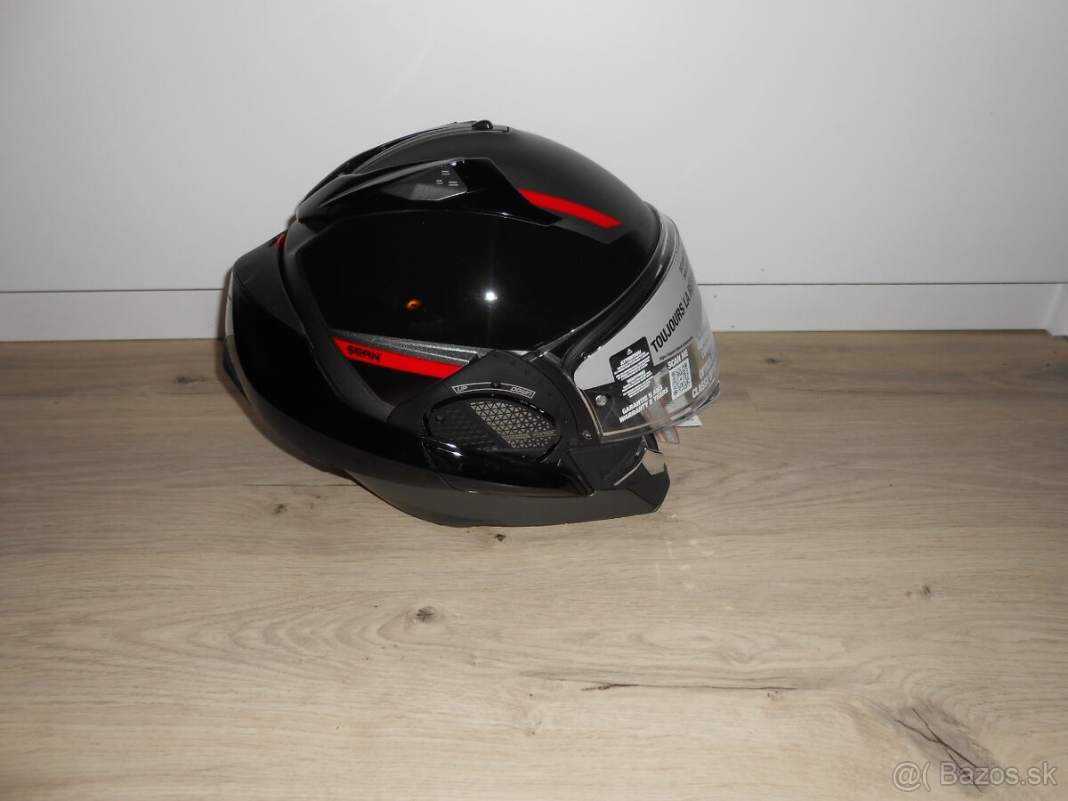 Predam krasnu novu moto prilbu znacky SHARK EVO GT SEAN MAT - 13