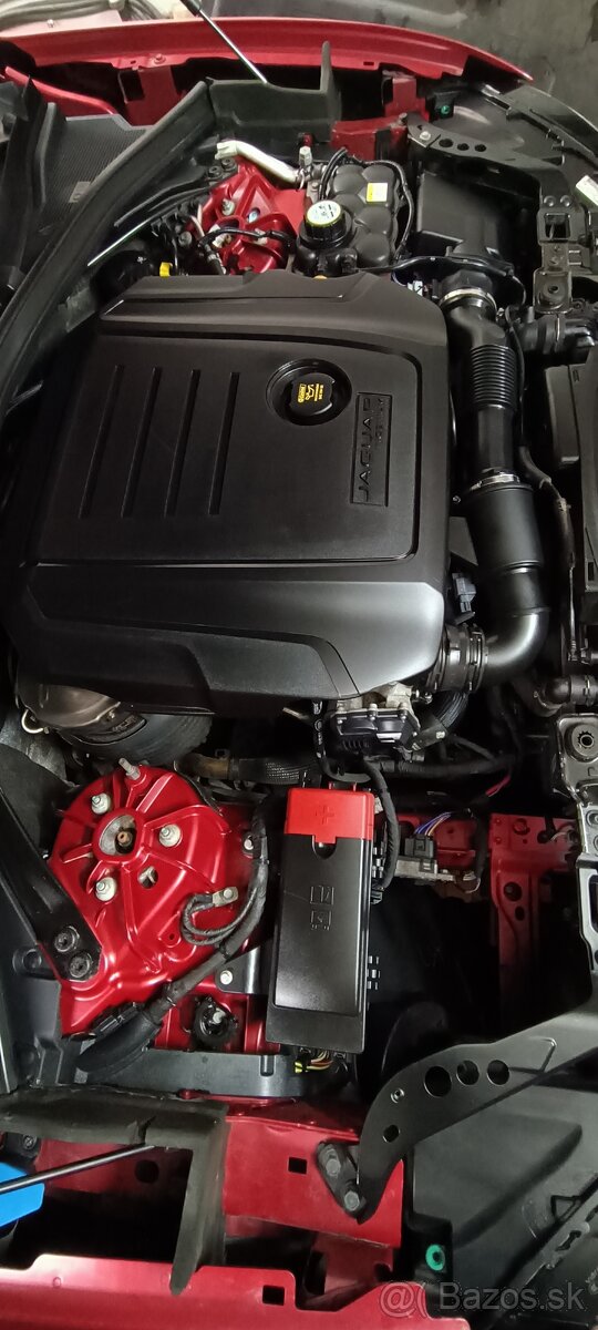 Jaguar F-PACE 2,0D 132kW 4x4 - 13