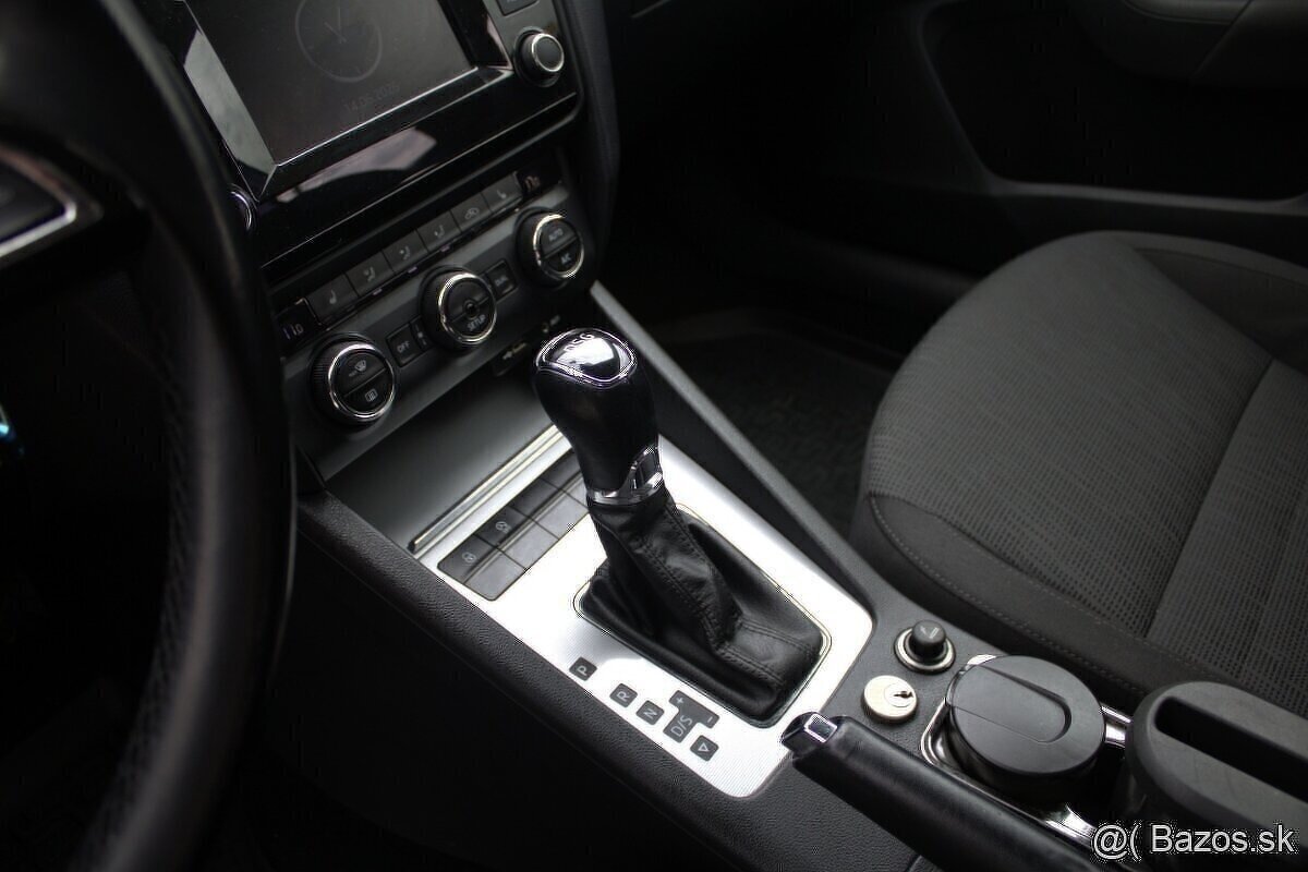 Škoda Octavia Combi 2.0 TDI Style DSG - 13