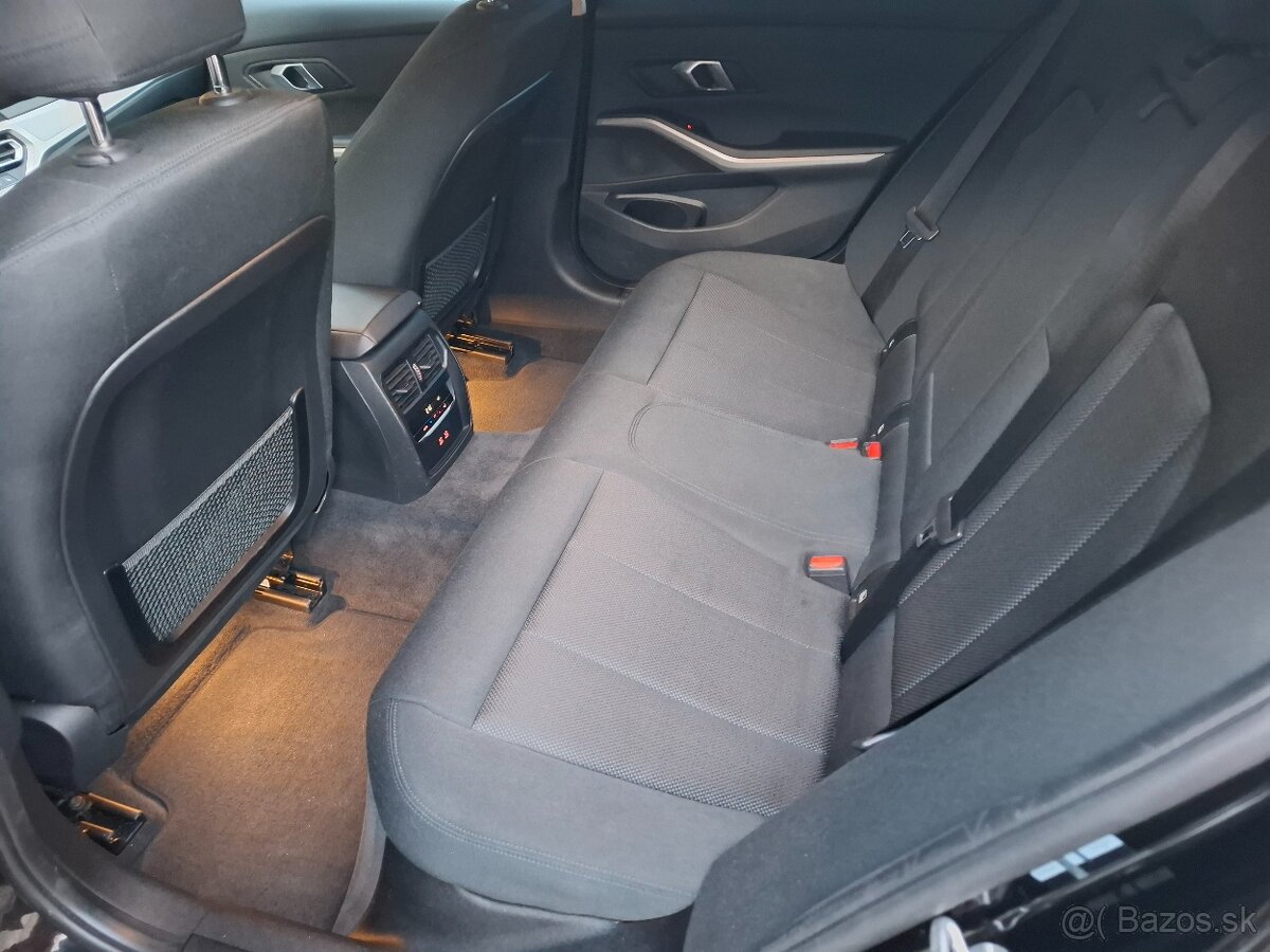 BMW Rad 3 Touring 318d mHEV AT - 13