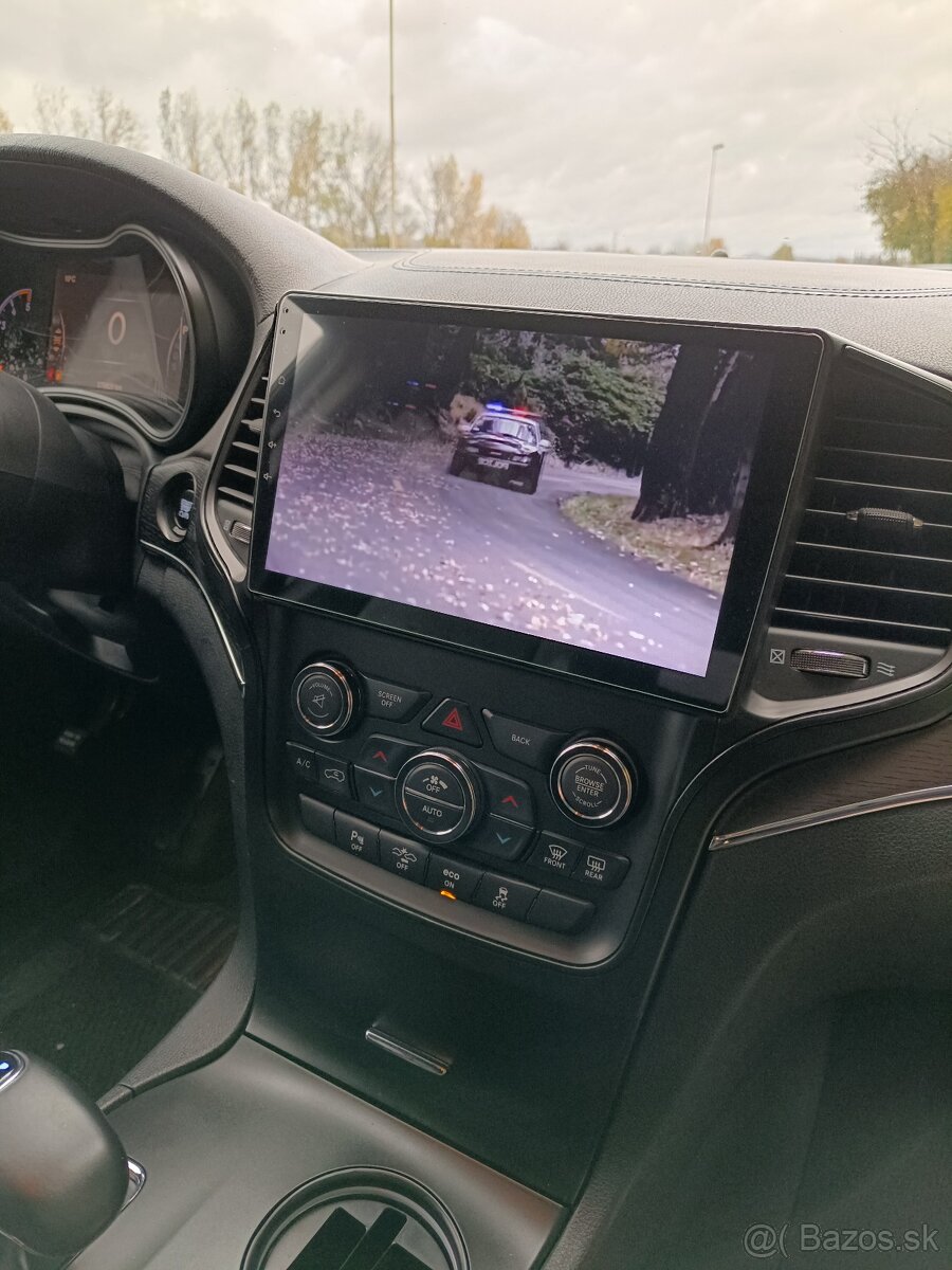 Jeep Grand Cherokee - 13