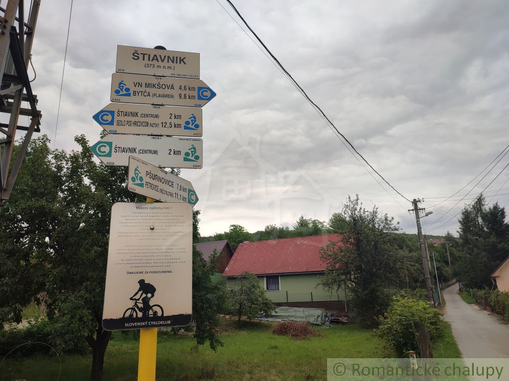 Pozemok vhodný na výstavbu s rozlohou 700 m2 v obci Štiavn - 13