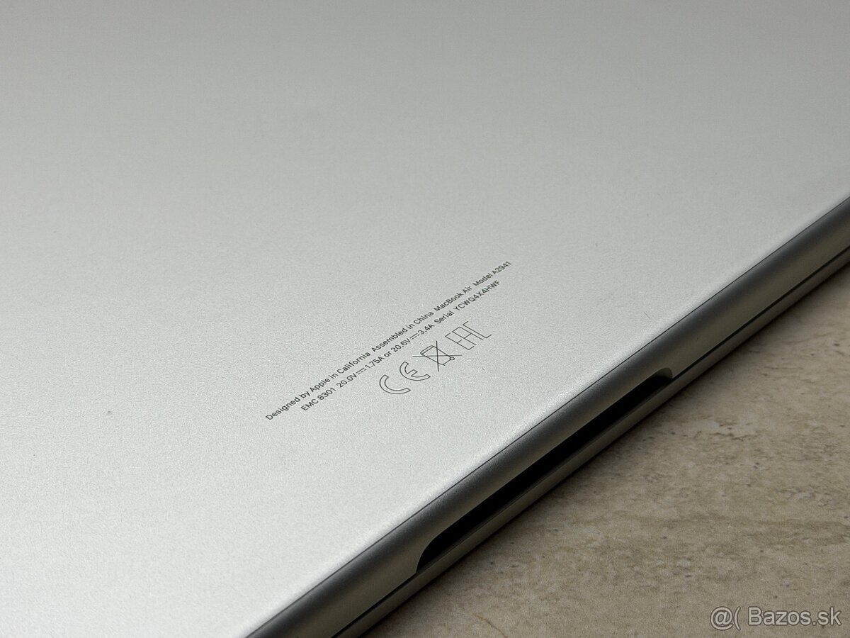 MacBook Air 15,3", M2, 8GB, 256GB, Silver, 8 cyklov - 13