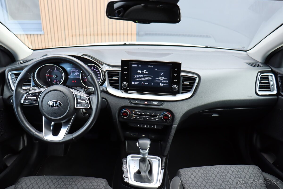Kia Ceed SW 1.6 CRDi Gold A/T - 13