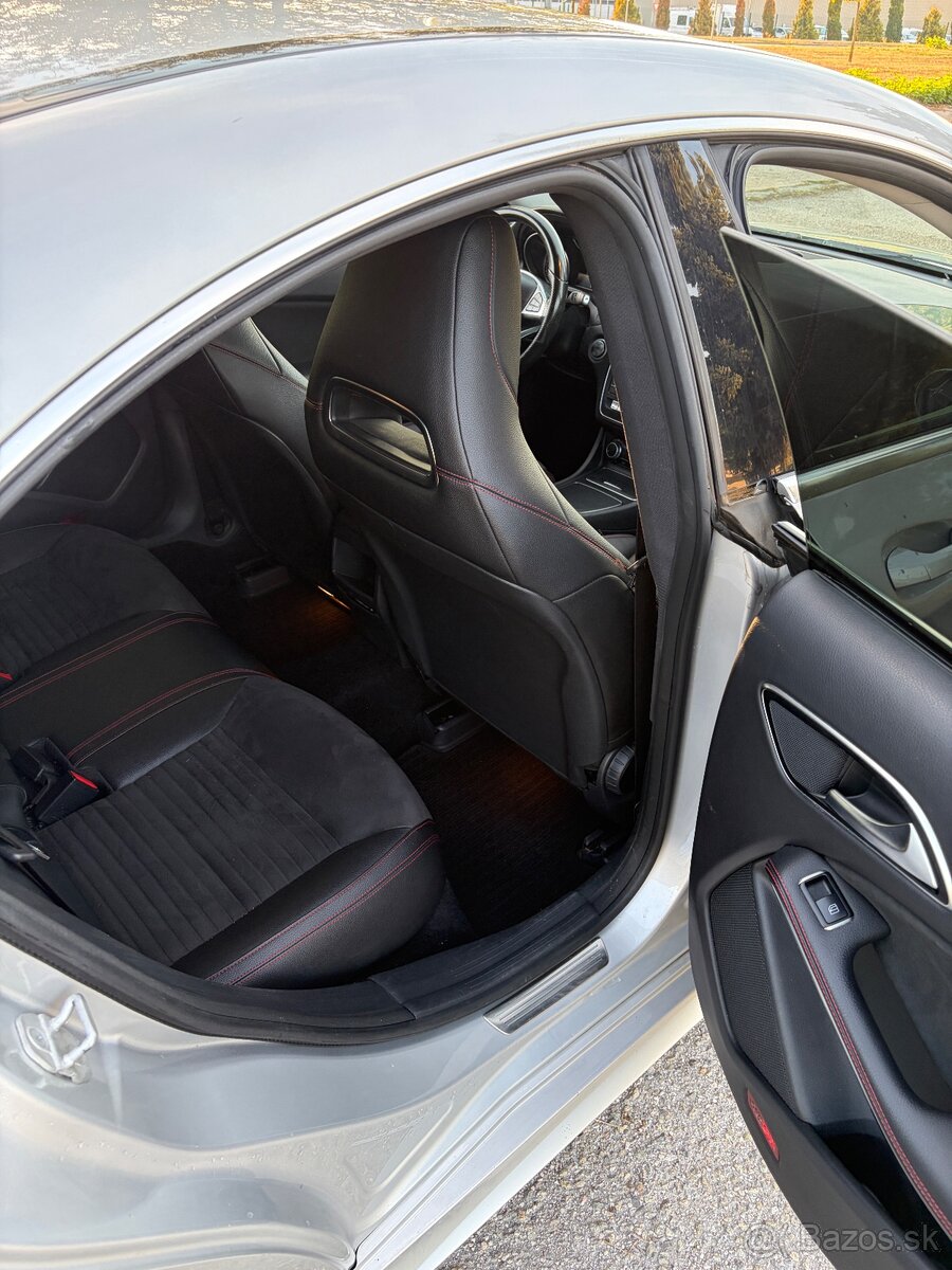 Mercedes-Benz CLA 180 - 13