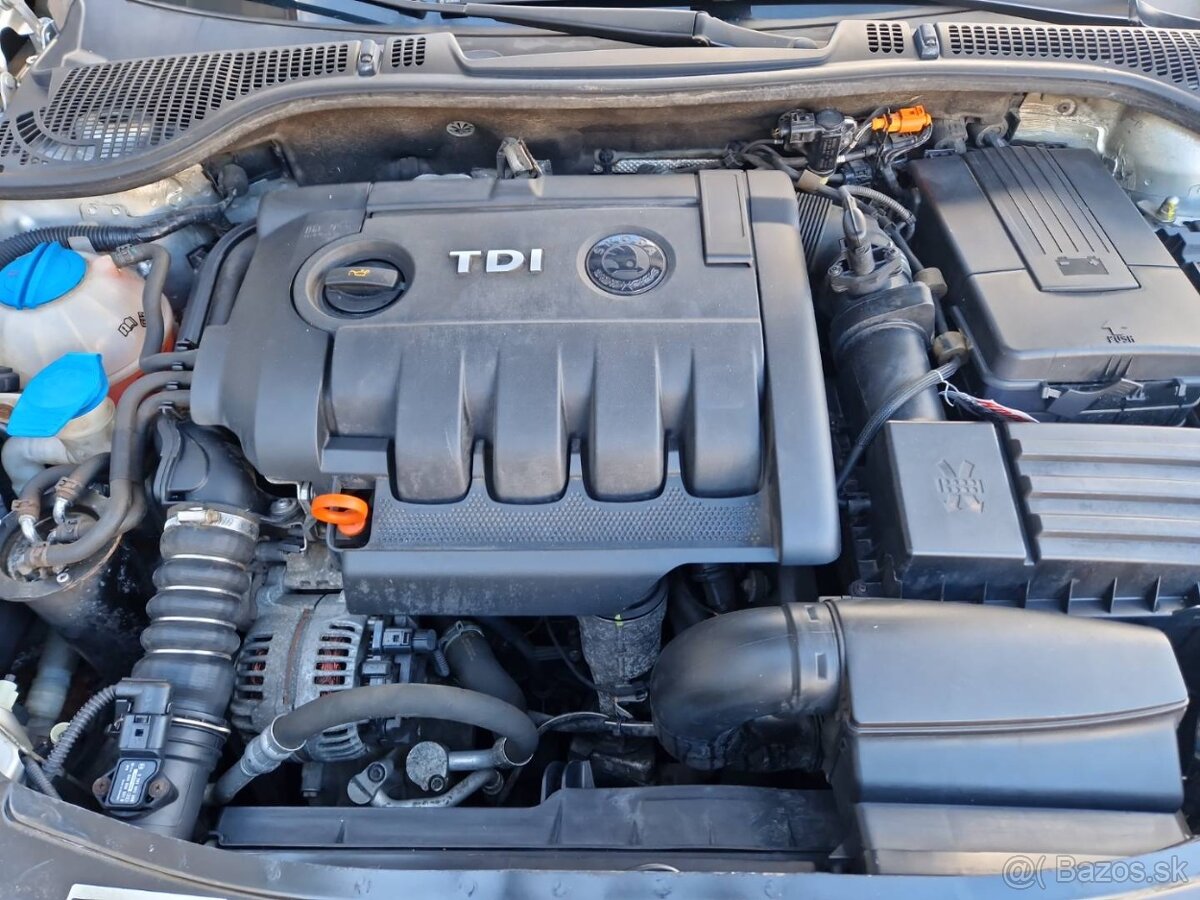 Predám Škoda Octavia Combi 1.9 TDI 77 KW Elegance r.v.2009 - 13