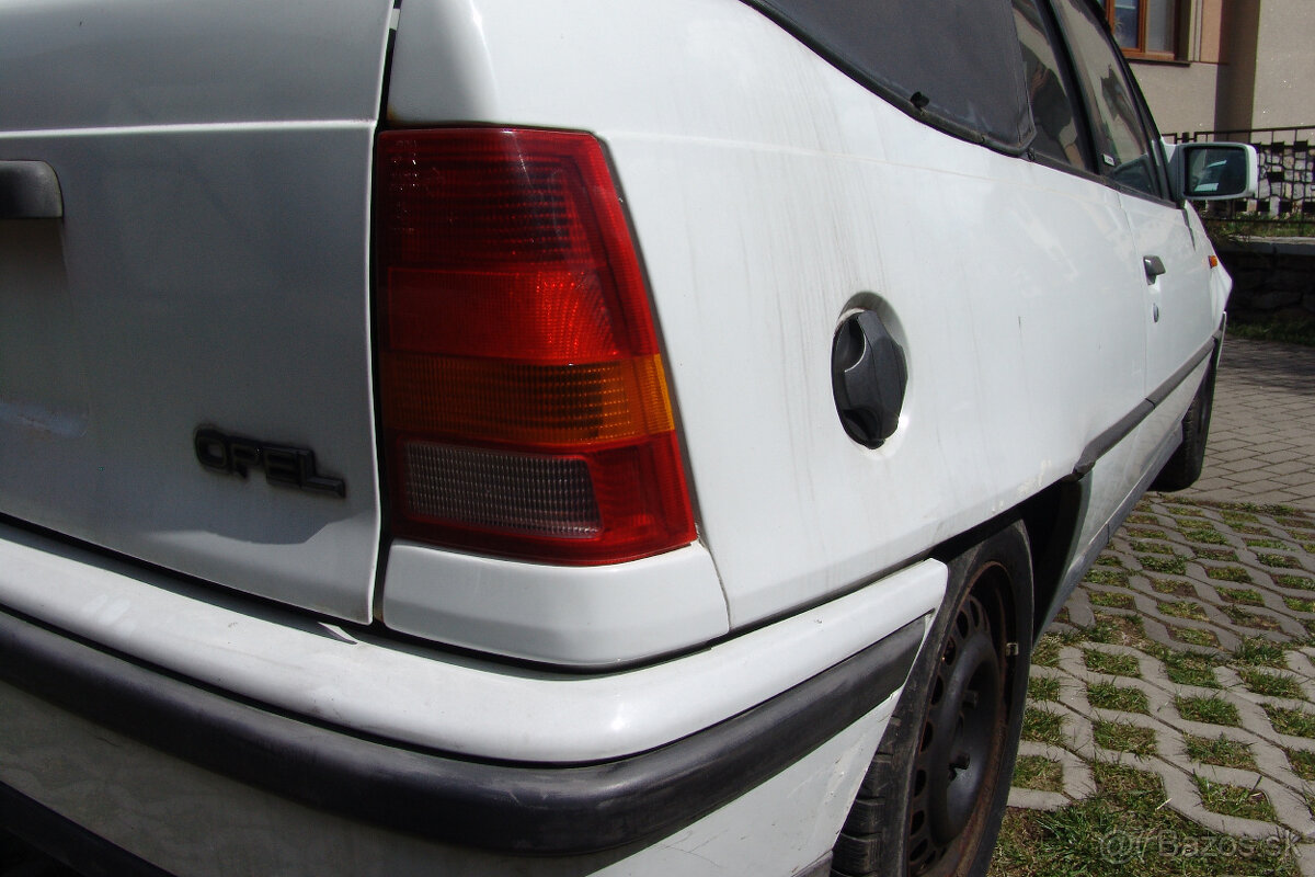 Opel Kadett cabrio Bertone - 13