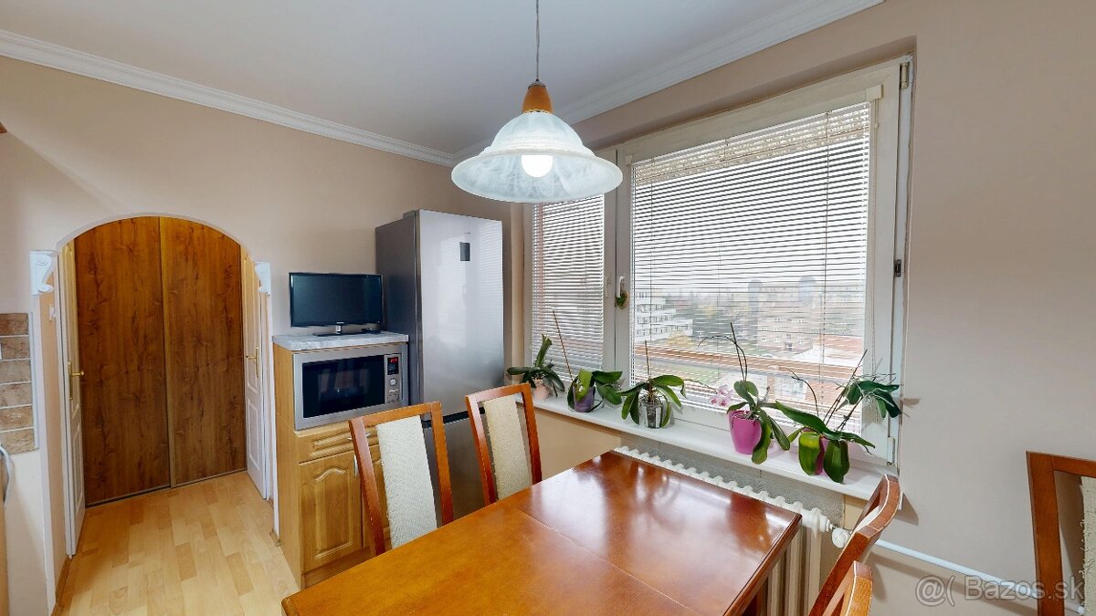 3 izb byt v Galante Revolučna stvrt centrum . - 13