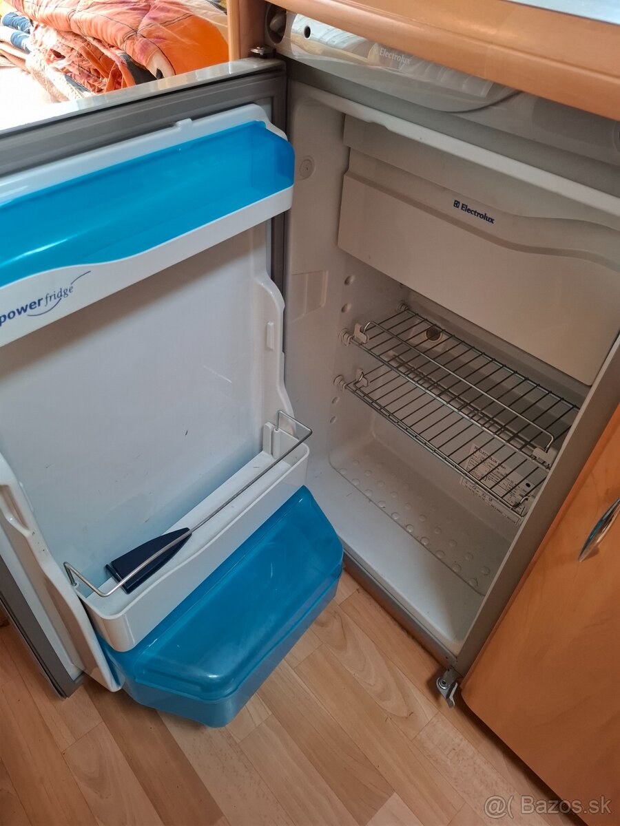 Karavan HOBBY 450 De Luxe Easy + PREDSTAN - 13