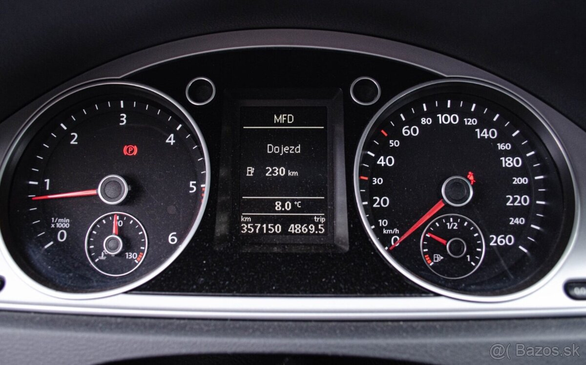 Volkswagen Passat B7 1.6 TDI Sedan - 13