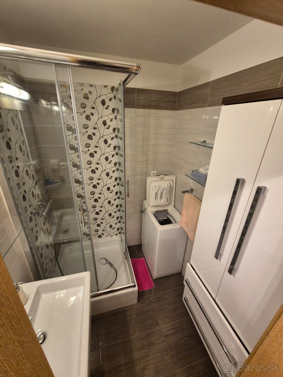 Prenajmeme 3 izb byt na Hrobákovej ulici - 13