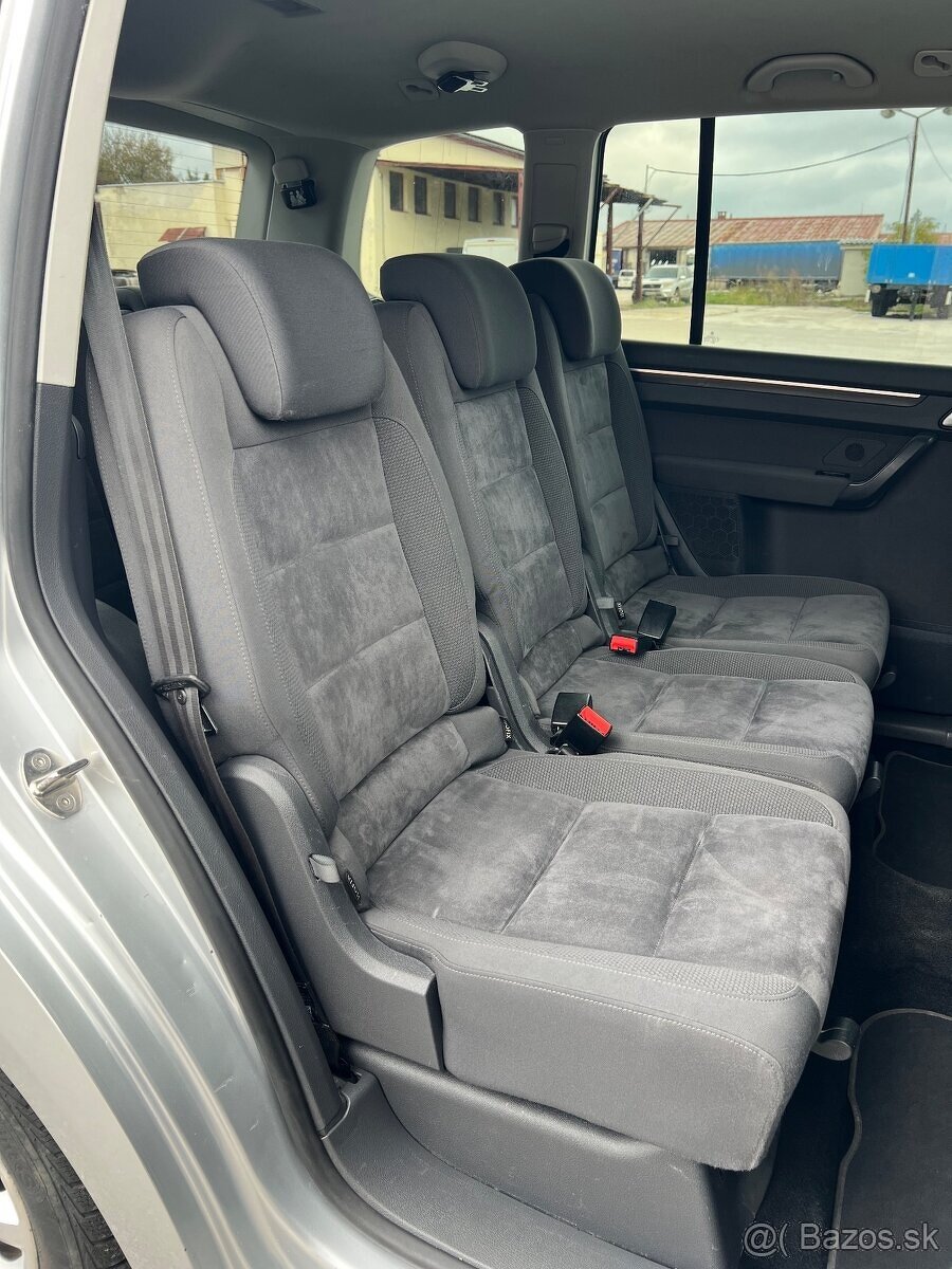 PREDAM VOLKSWAGEN TOURAN 1.6TDi 77kW 7 MIEST dovoz DE - 13