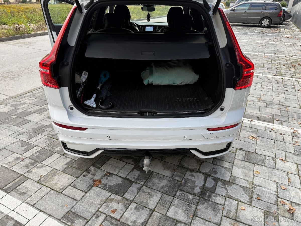 VOLVO XC60 B5 (P) 250hp R-Design AT8 AWD - 13