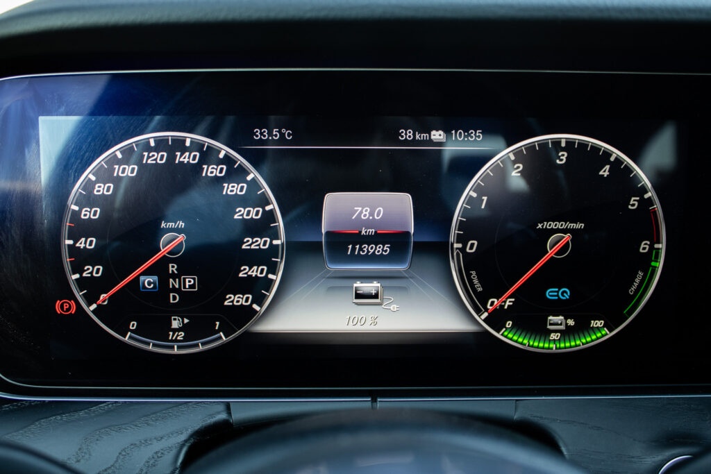 Mercedes Benz E 300 de T Avantgarde (2020) - 13