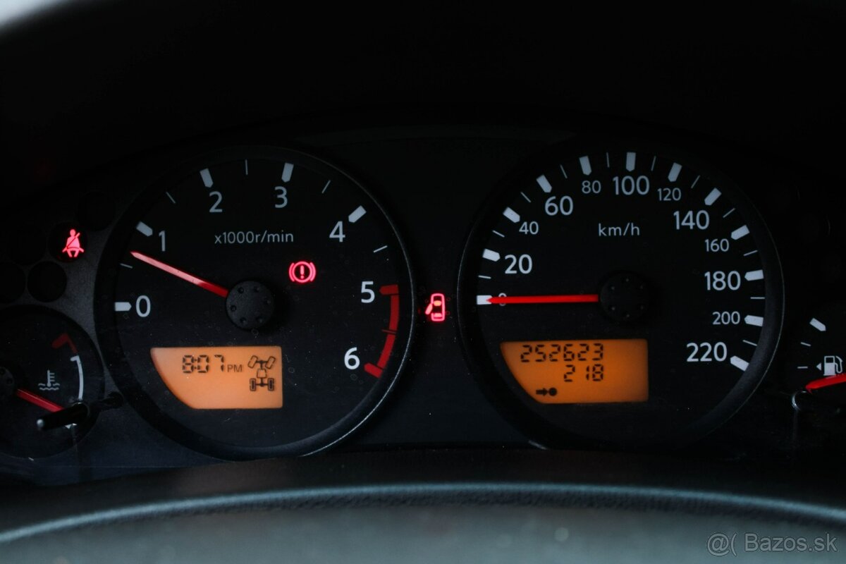 Nissan Navara DoubleCab 2.5D XE - 13