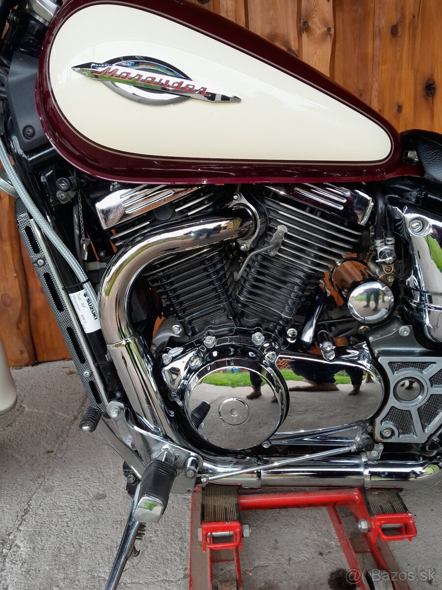 Suzuki Marauder VZ 800 - 13