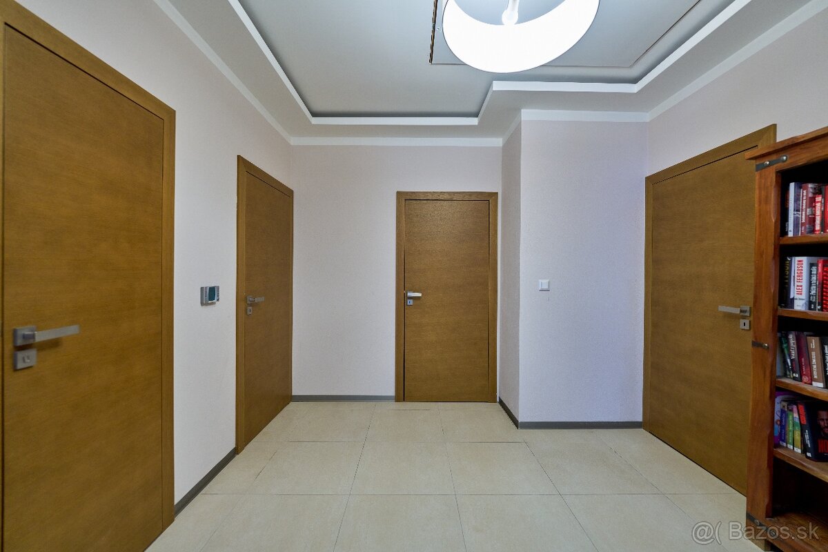 Nadštandartný rodinný dom - 13