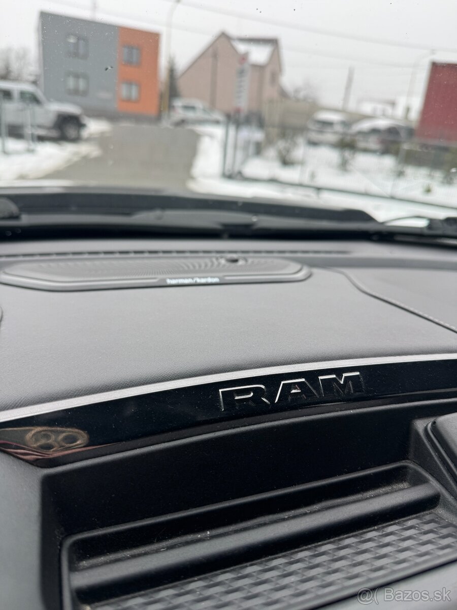 Dodge Ram, LIMITED, 2022 Black Edition - 13