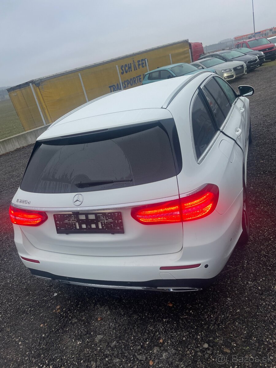 Mercedes E220d - 13