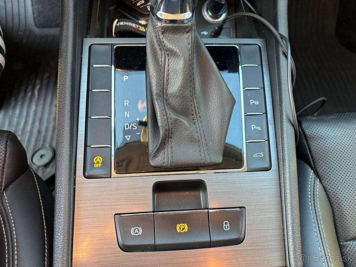 Škoda superb FL 3 2.0tdi 110kw dsg - 13