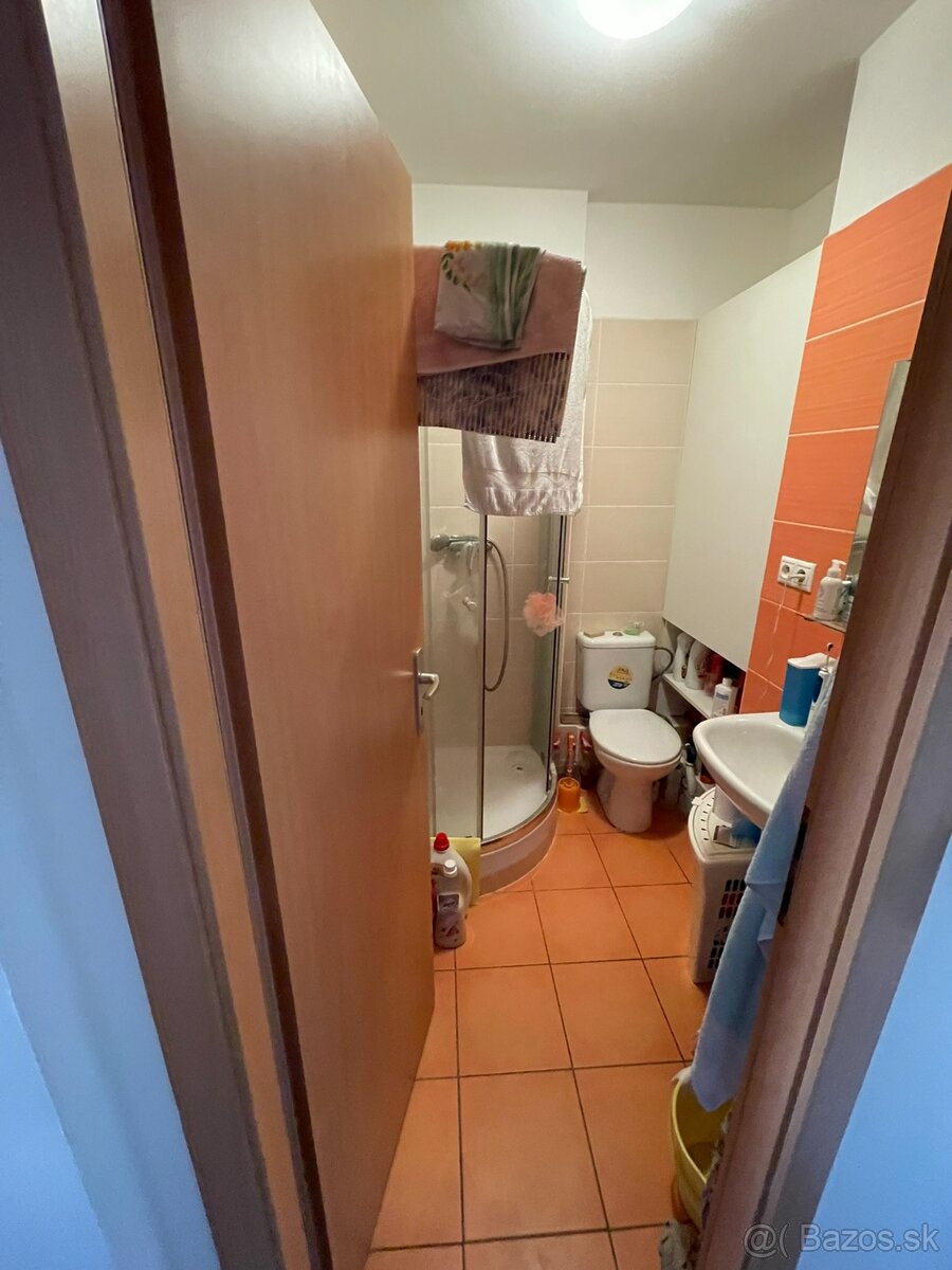 2‑izbový byt s loggiou, šatníkom a pivnicou – Vlč – foto 8