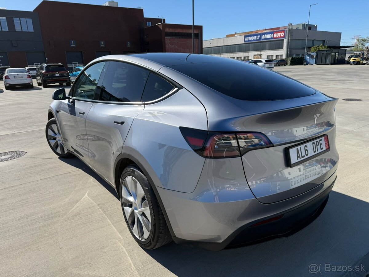 Tesla Model Y RWD Basis 2024 (EU) 37700 € - 13