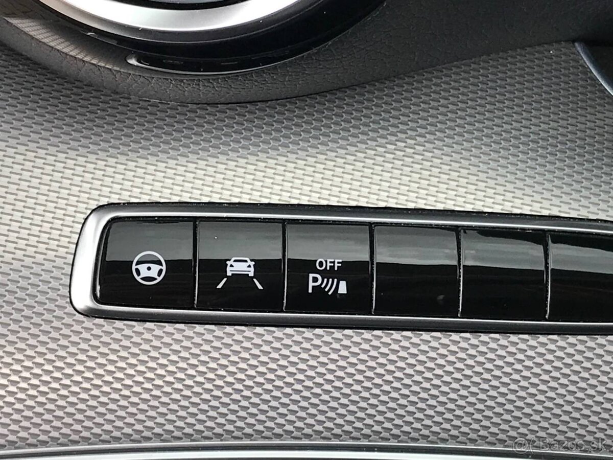 Mercedes-Benz E trieda Sedan 400d 4matic VZDUCHOVÝ PODVOZOK - 13