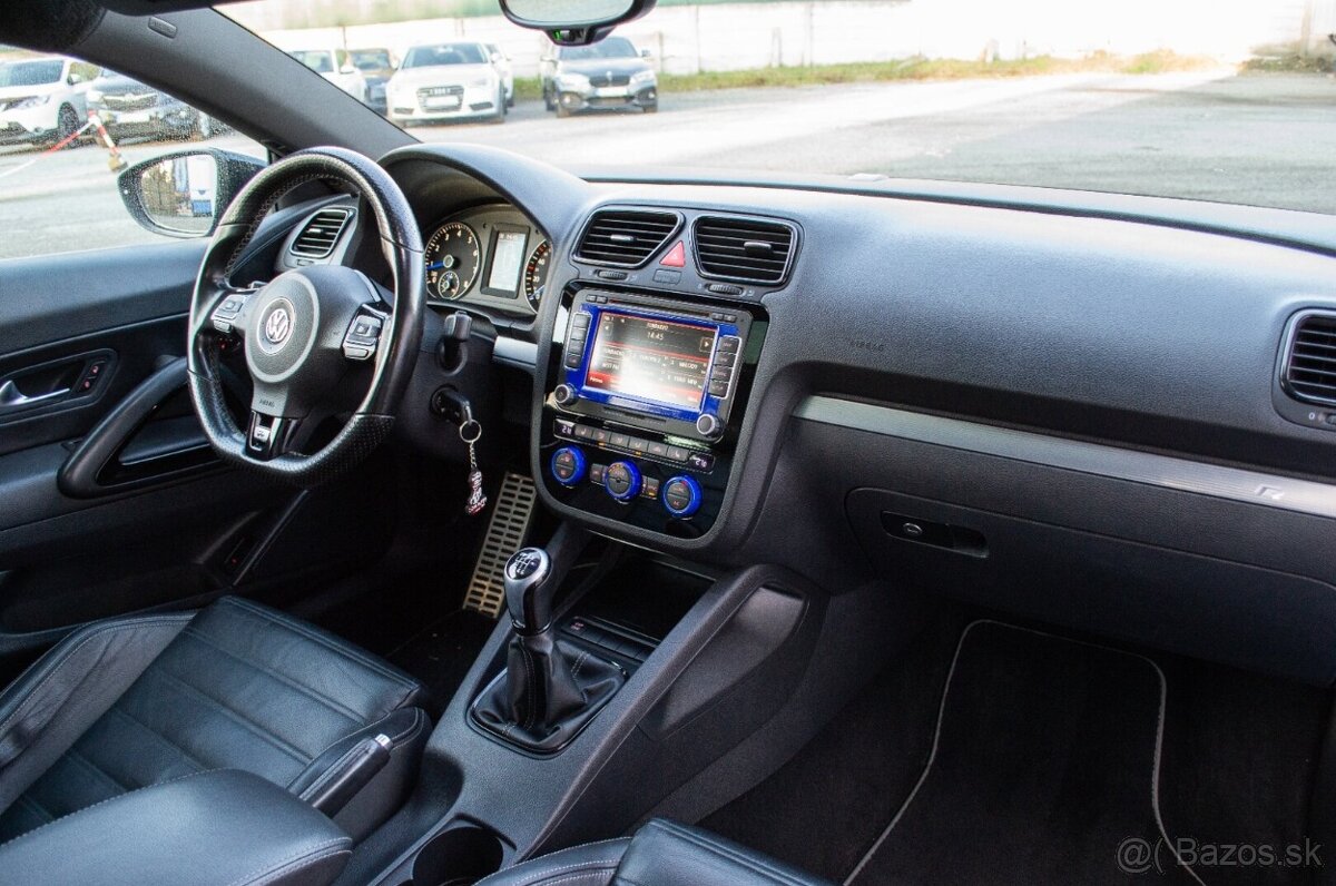 Volkswagen Scirocco R 2.0 TSI - 13
