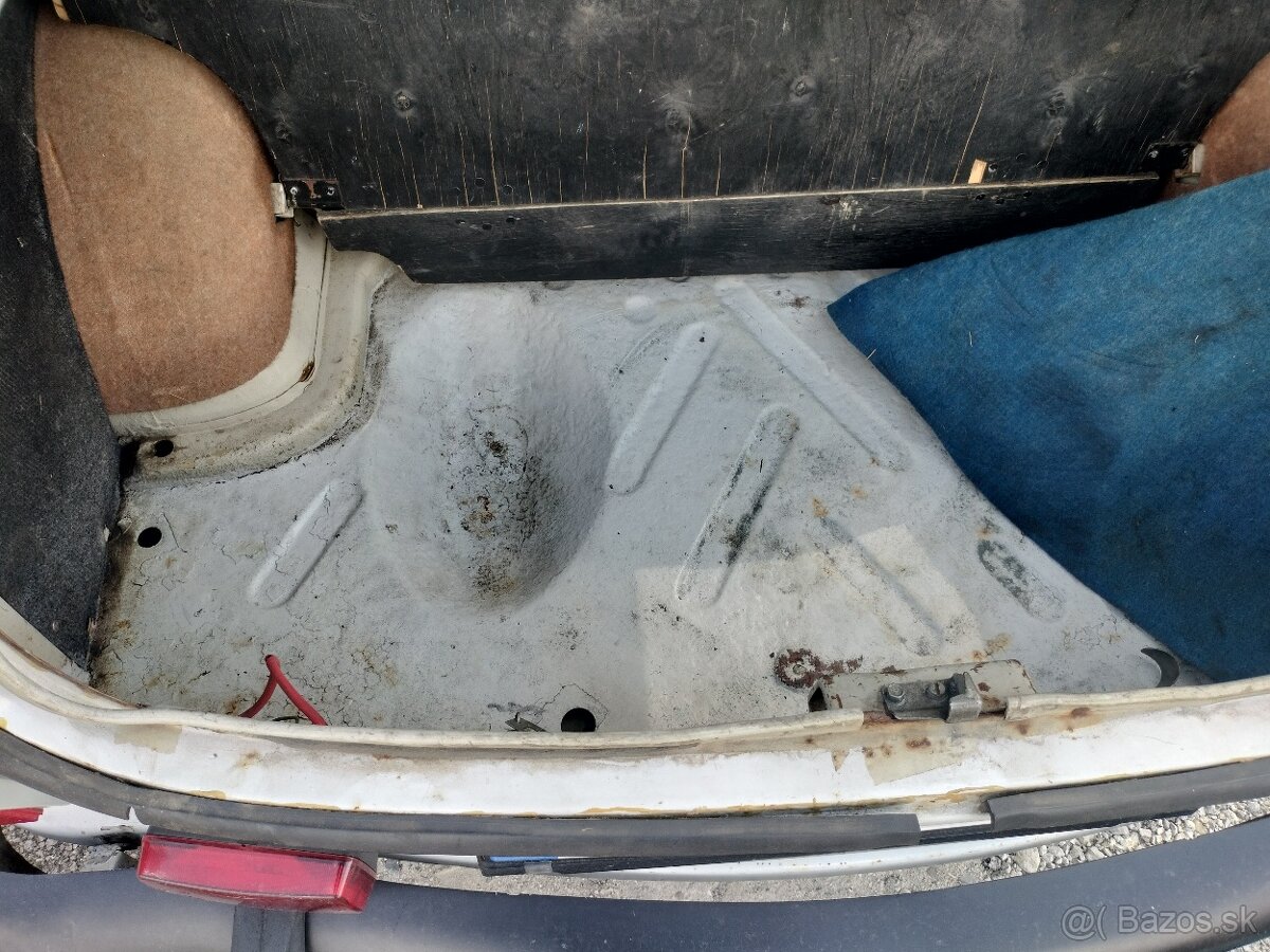 Predám Trabant 601 Combi - 13