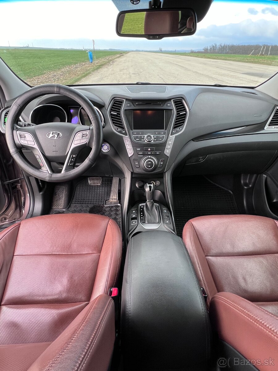 Hyundai Grand Santa Fe - 13