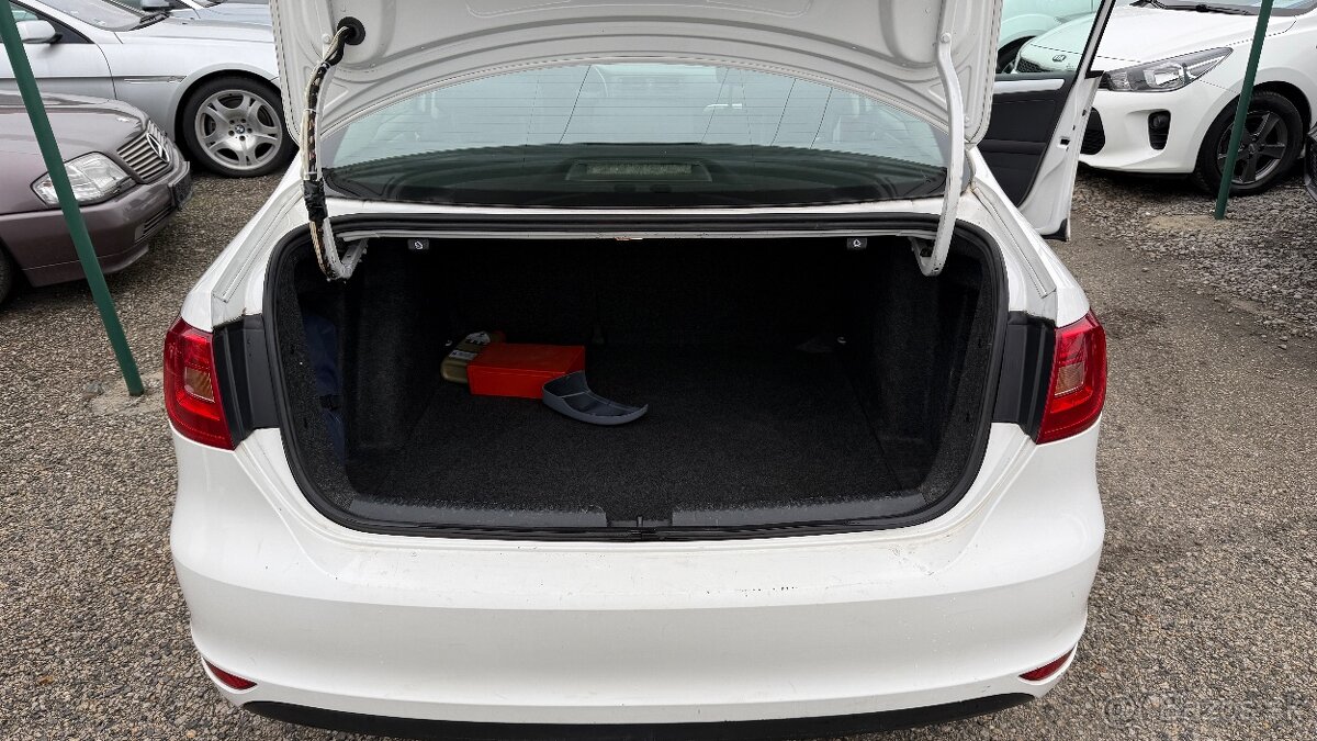 Volkswagen Jetta 1.6 TDI Comfortline - 13