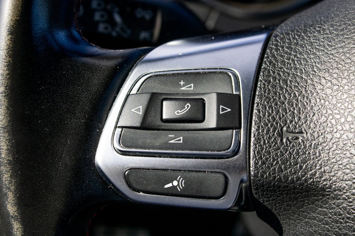 VW Golf GTI 2.0TSI - 13