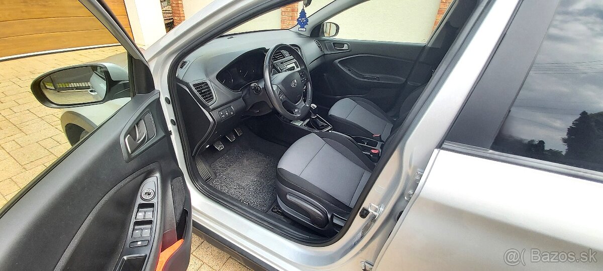 Hyundai I20 ACTIVE, benzín 1.4 , Nebúrané SK auto - 13