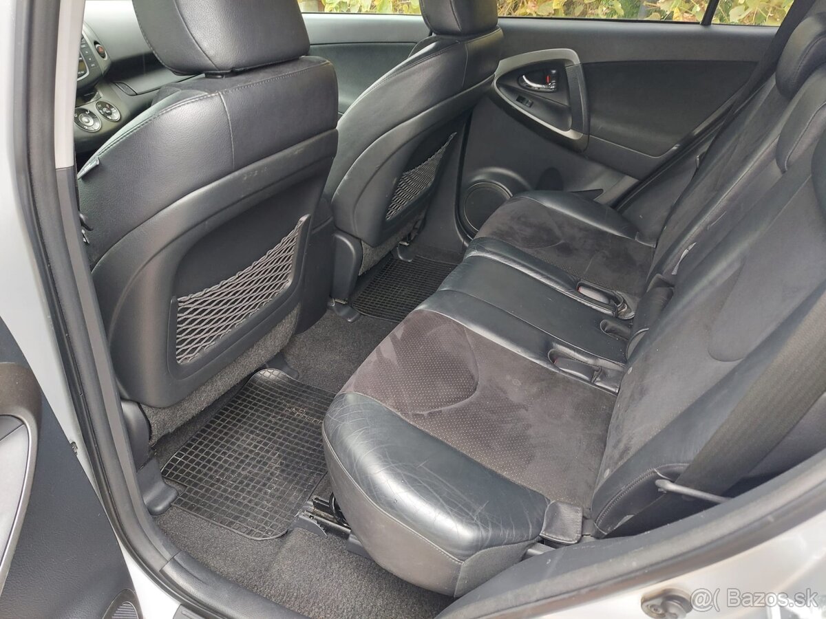 Toyota RAV4 2.2D-4D 4x4 - 13