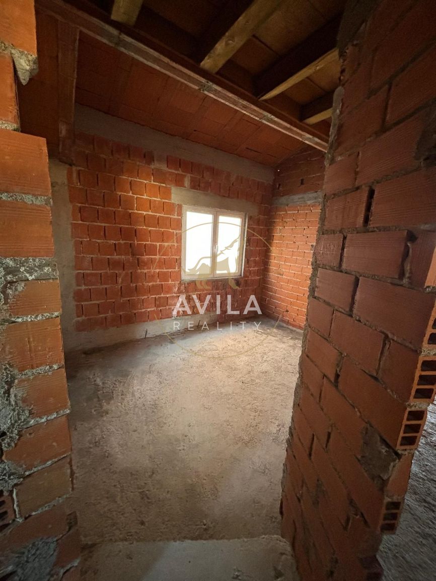 Na predaj apartmán-rodinný dom s terasou a garážou – Zadar, - 13