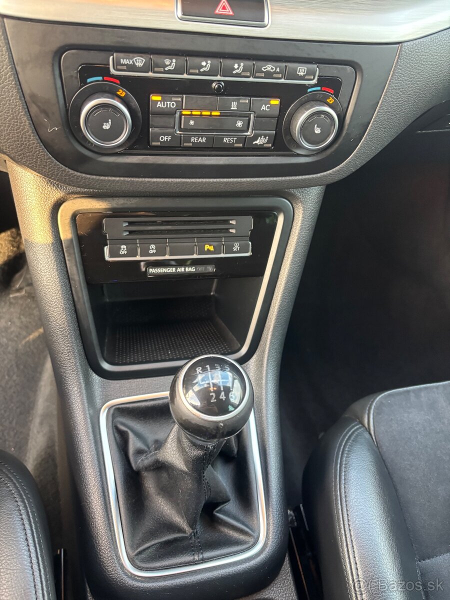 Predám Volkswagen sharan 2.0 tdi - 13